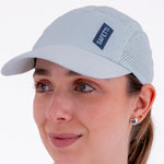GORRA RUNNING KOOLER AZUL CLARO UNISEX
