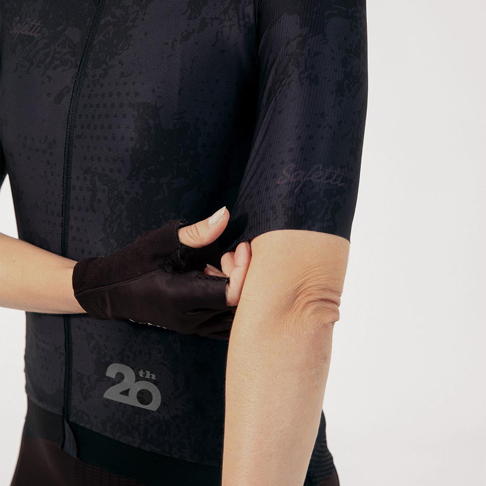 CAMISA CICLISMO MANGA CORTA ESSENTIAL BLACK PARA MUJER