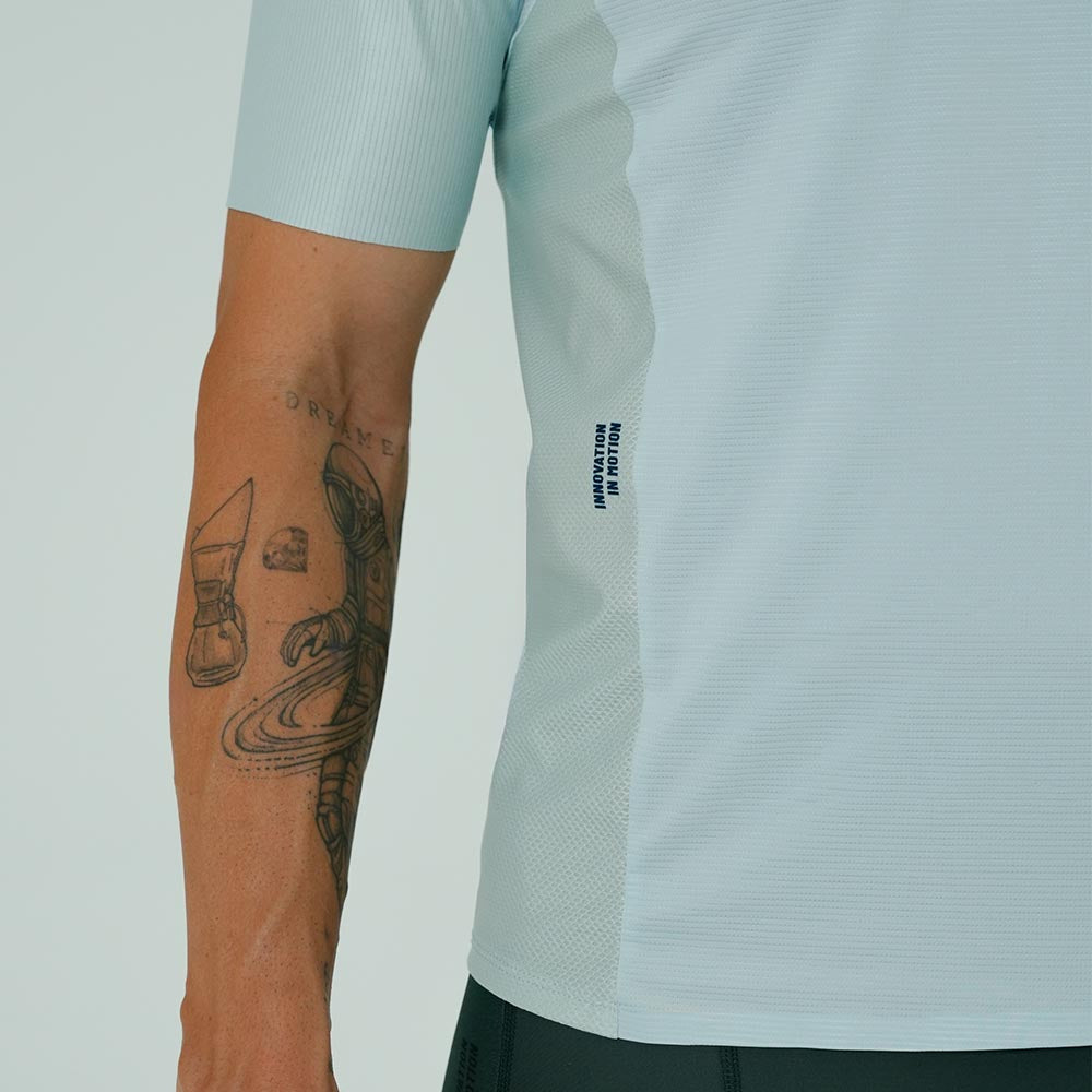 CAMISETA RUNNING MANGA CORTA PRO 405 AZUL CLARO PARA HOMBRE