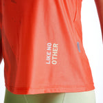 CAMISETA RUNNING MANGA SISA ENGRAVED CORAL PARA MUJER