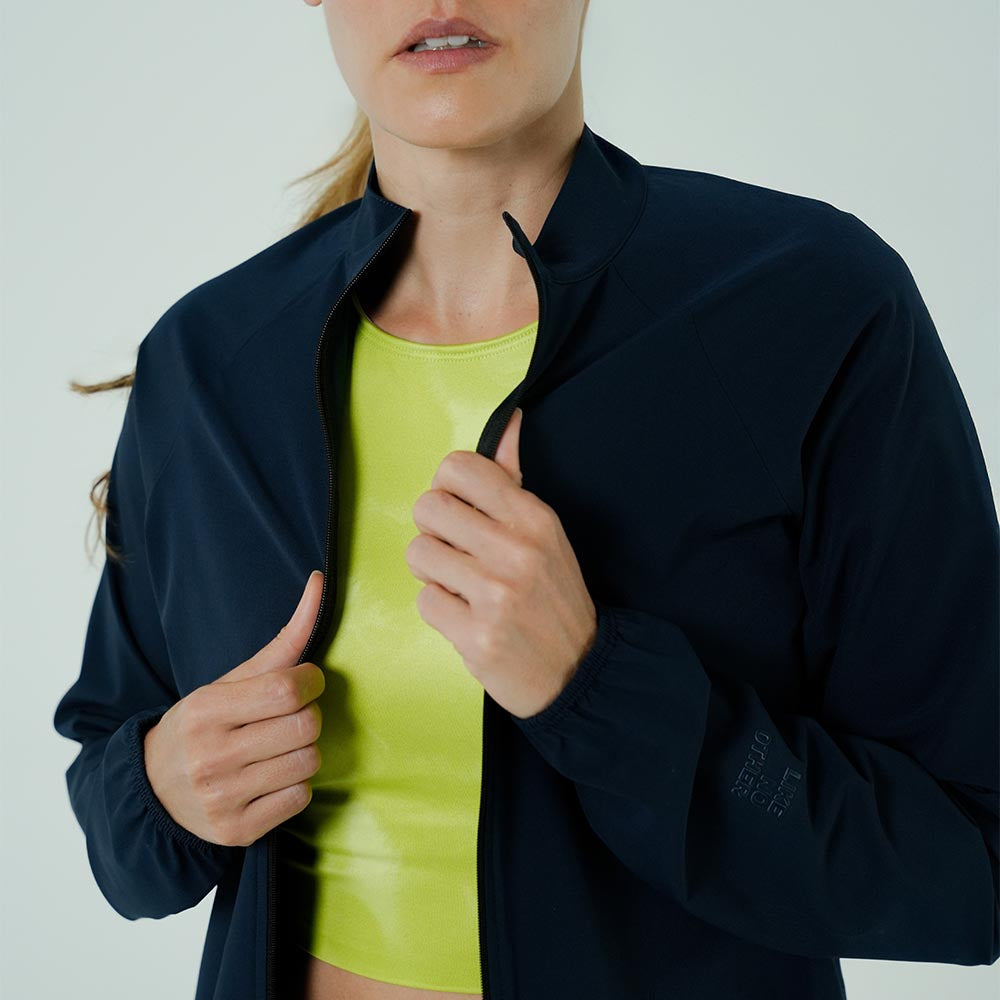 CHAQUETA RUNNING AQUALITE AZUL OSCURO PARA MUJER