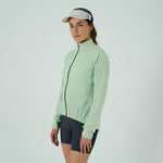 CHAQUETA RUNNING AQUALITE VERDE CLARO PARA MUJER