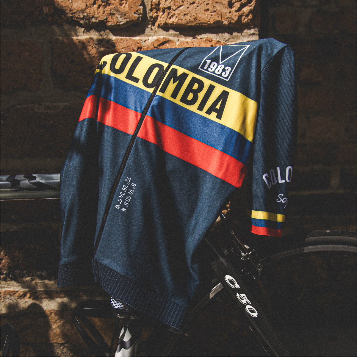 CAMISA CICLISMO MANGA CORTA COLOMBIA VARTA 26 PARA HOMBRE