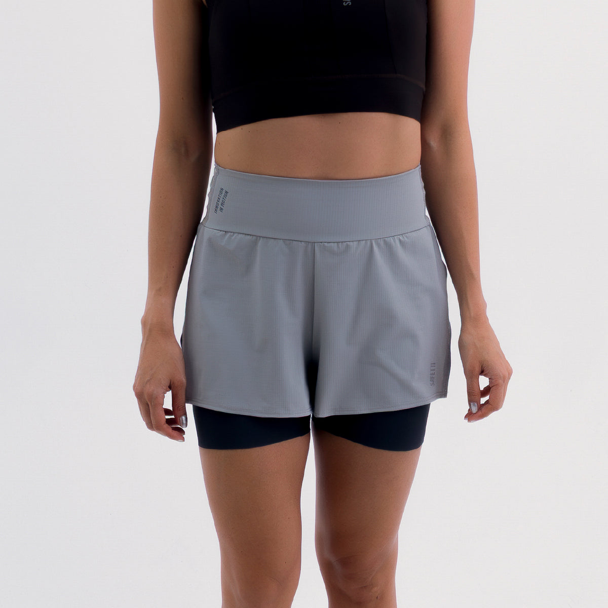 PANTALONETA RUNNING/PÁDEL BREEZE GRAY PARA MUJER