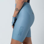 PANTALONETA CICLISMO GIRONA COLORS AZUL POLVO PARA MUJER NEW
