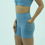 SHORT RUNNING TITAN CUT AZUL POLVO PARA MUJER