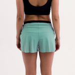 SHORT RUNNING/PÁDEL FLOW GREEN PARA MUJER