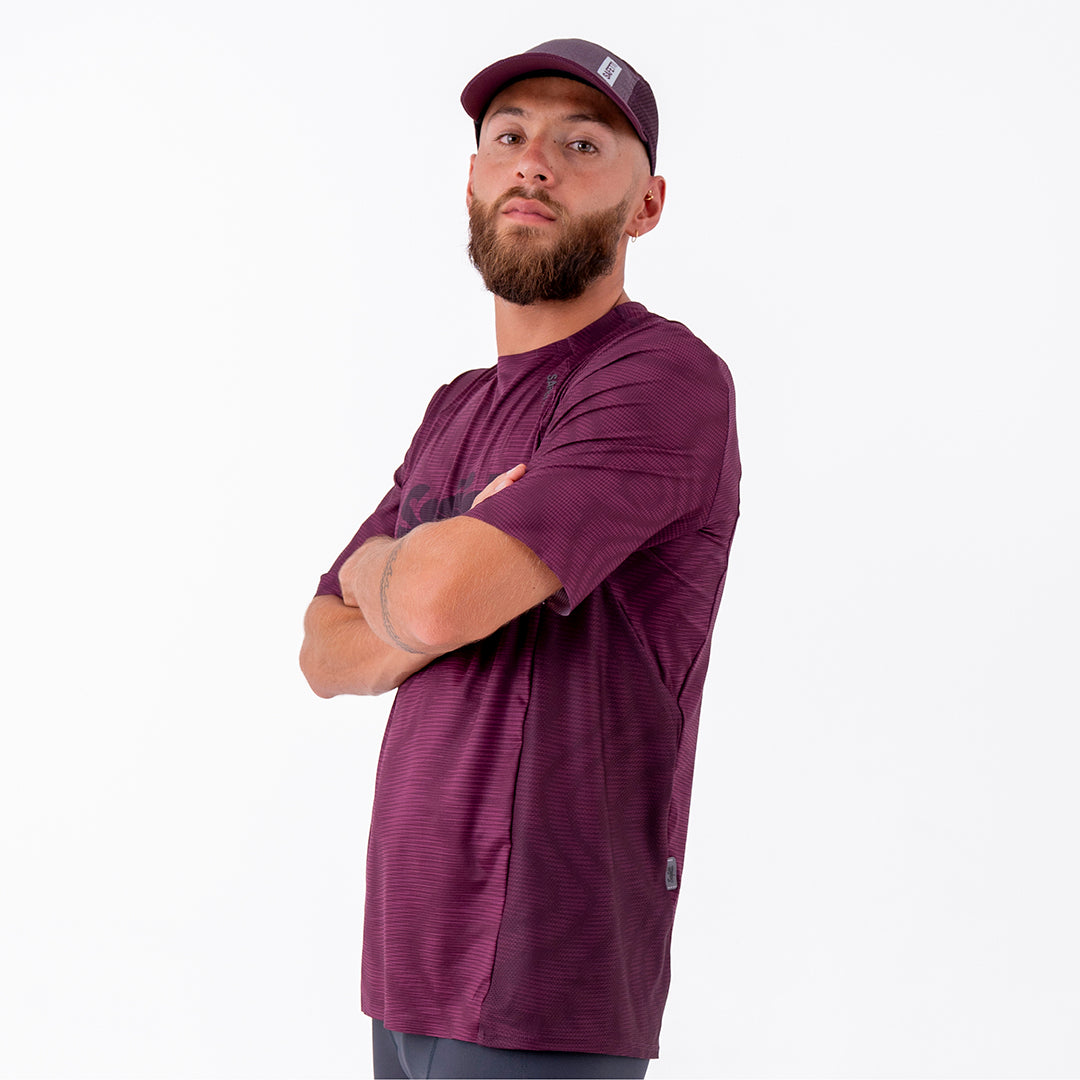 CAMISETA RUNNING MANGA CORTA PRO 405 CIRUELA PARA HOMBRE