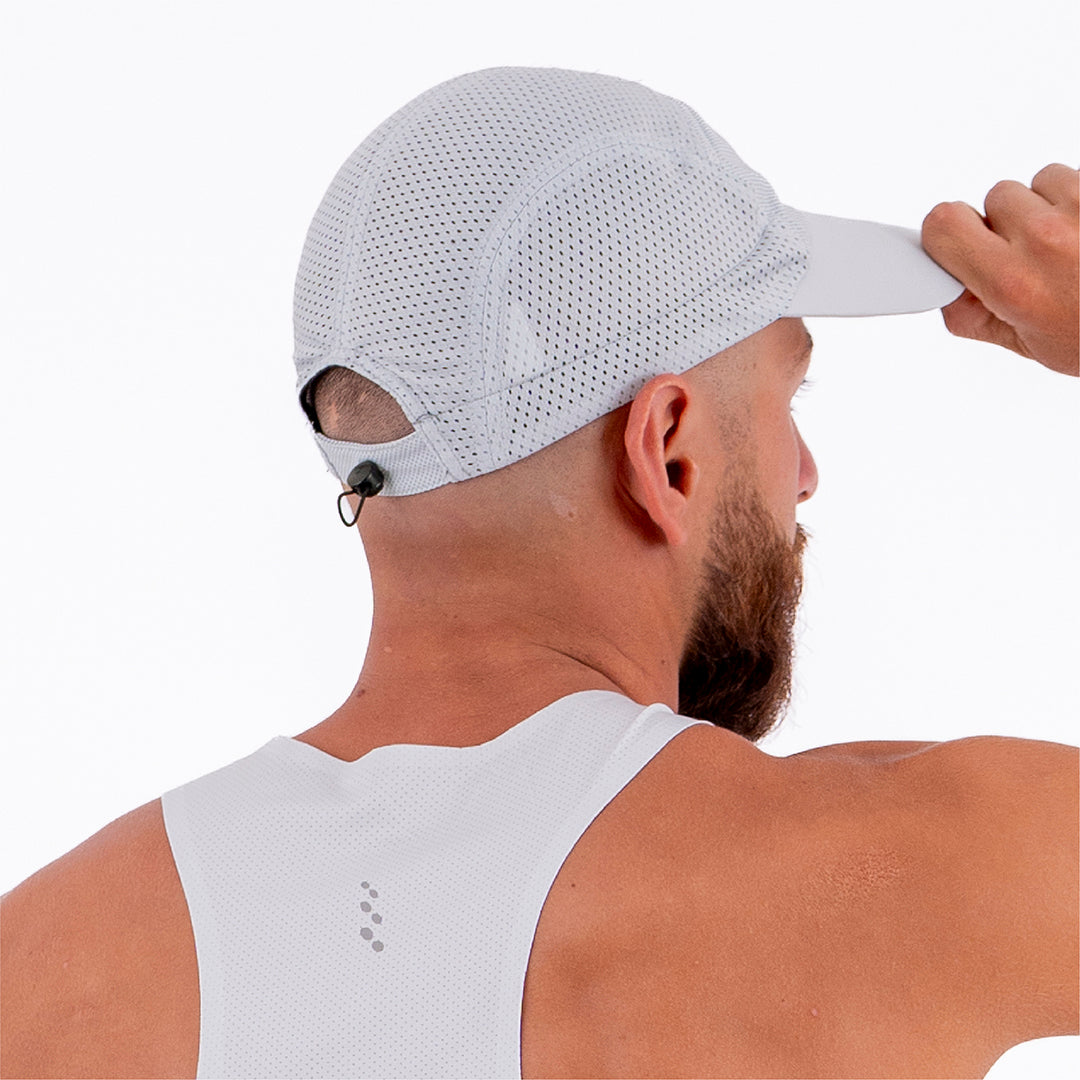 GORRA RUNNING KOOLER GRIS CLARO UNISEX