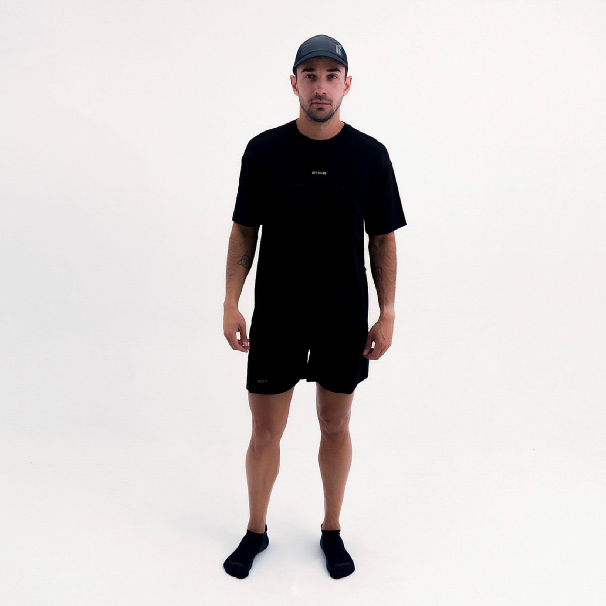 CAMISETA LIFESTYLE MANGA CORTA ROAM OVERSIZE BLACK PARA HOMBRE