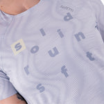 CAMISETA RUNNING MANGA CORTA PRO 405 GRIS CLARO PARA MUJER
