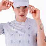 CAMISETA RUNNING MANGA CORTA PRO 405 GRIS CLARO PARA MUJER