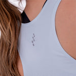 CAMISETA RUNNING MANGA SISA LEVIT AZUL CLARO PARA MUJER