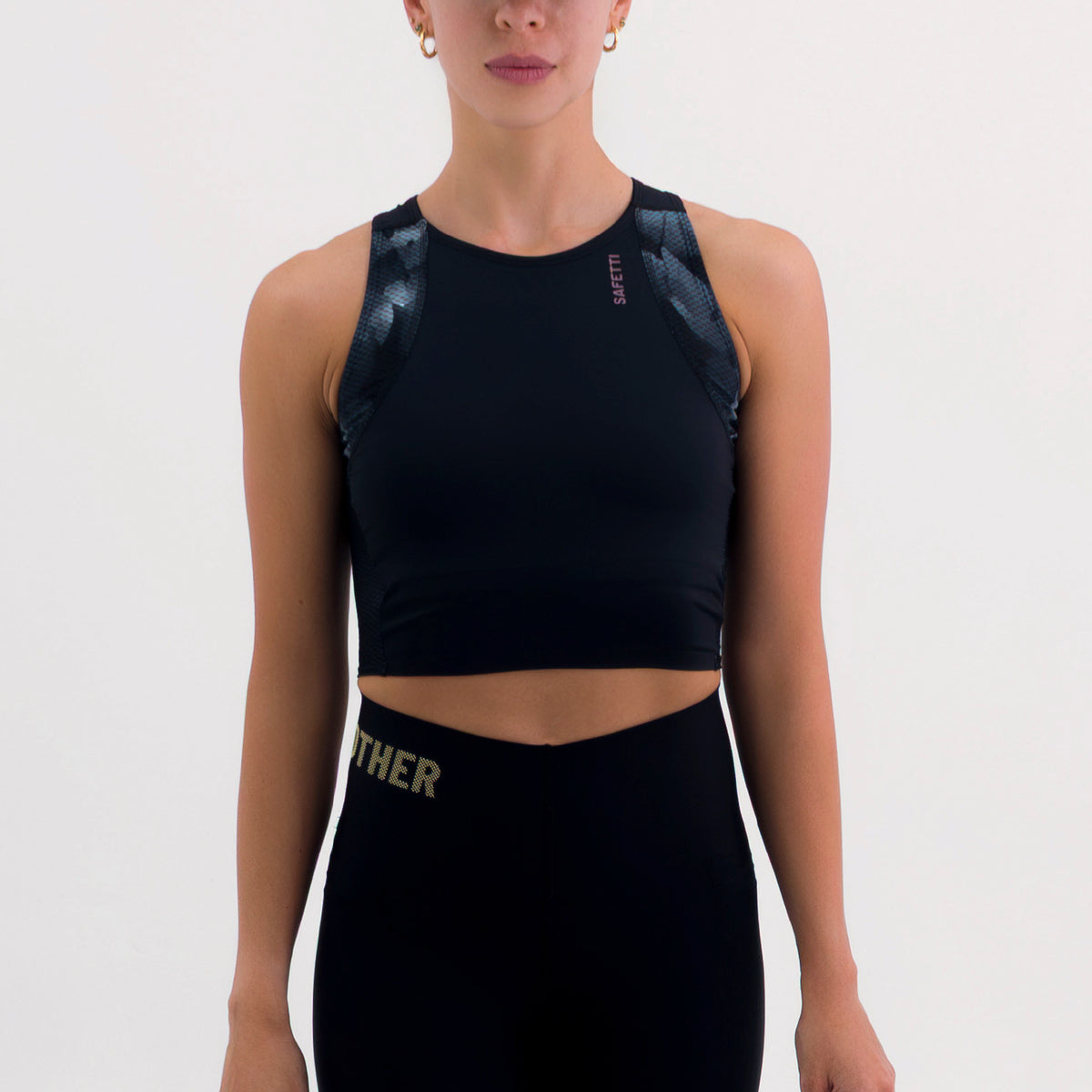 CROPTOP RUNNING/PÁDEL POCKET BLACK PARA MUJER