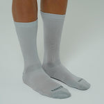 MEDIAS RUNNING PIERNA ELÁSTICA 8" GRIS UNISEX