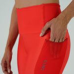 SHORT RUNNING TITÁN CUT CHERRY PARA MUJER