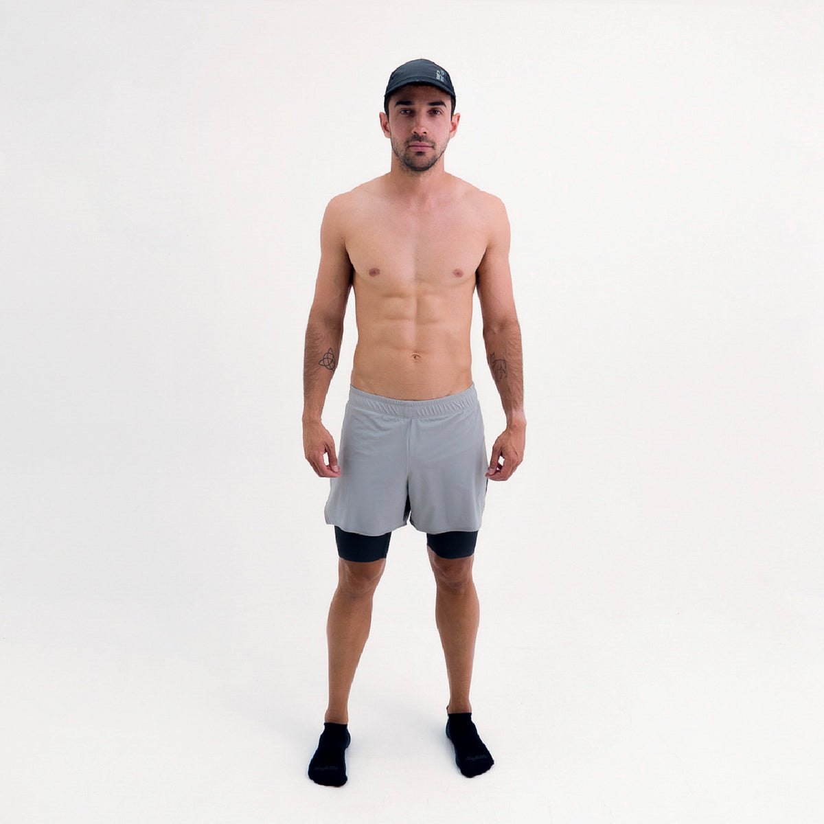 PANTALONETA RUNNING/PÁDEL BREEZE GRAY PARA HOMBRE