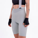 PANTALONETA CICLISMO TOSCANA SOLID 2.0 GRIS CLARO PARA MUJER