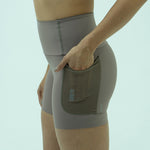 SHORT RUNNING TITAN CUT AVELA PARA MUJER