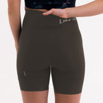 SHORT RUNNING TITÁN EVO GRIS PARA MUJER