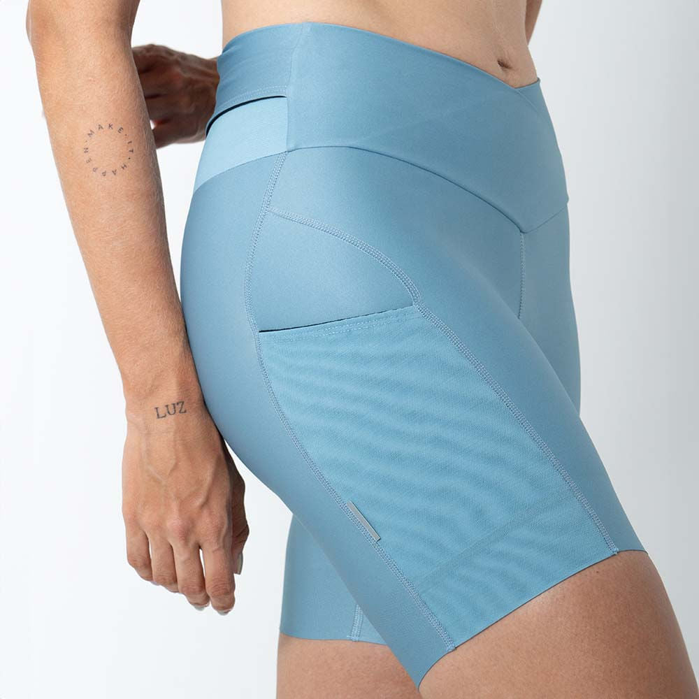 SHORT RUNNING TITÁN 2.0 AZUL POLVO PLUS PARA MUJER