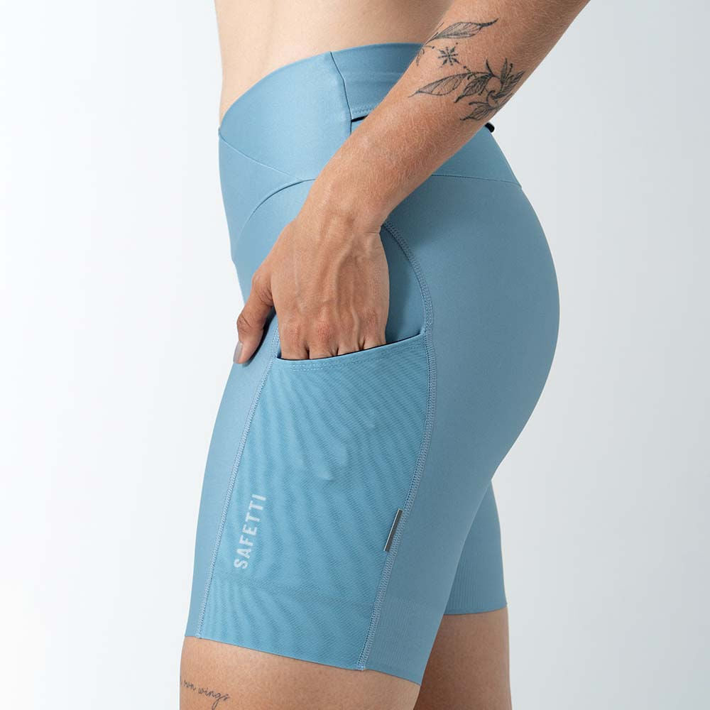 SHORT RUNNING TITÁN 2.0 AZUL POLVO PARA MUJER