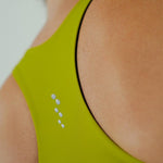 TOP RUNNING DUOMOTION LIMA PARA MUJER